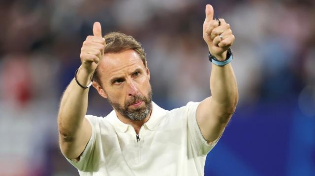 趣体育平台-索斯盖特考虑变阵，三后卫成了包治百病的神药？